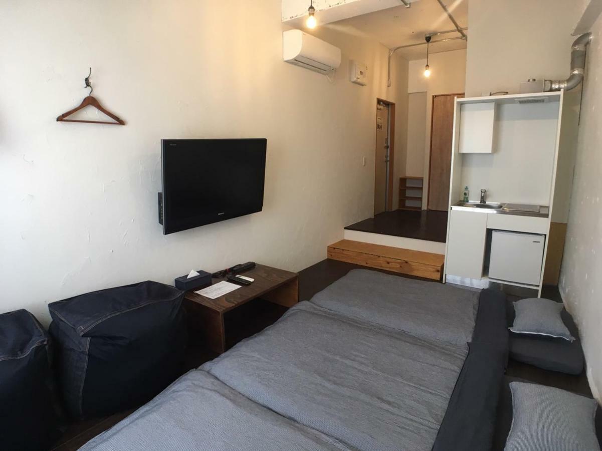 Guest House Golden Mile Hostel Amami Bagian luar foto